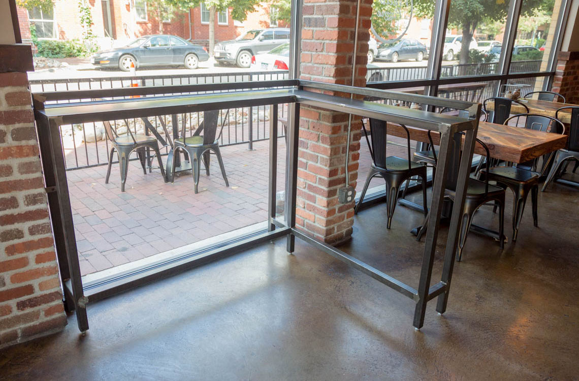 Walter's Pizzeria- Outdoor Tables